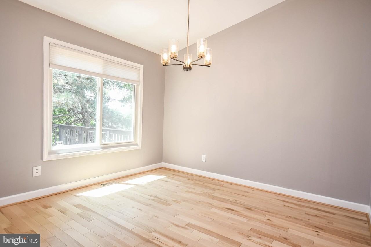 2511 Fallsmere Ct - Photo 3 of 50