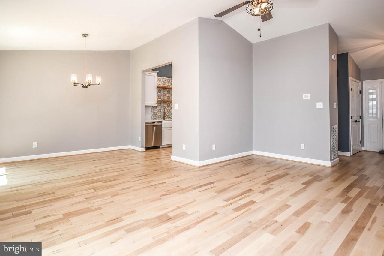2511 Fallsmere Ct - Photo 5 of 50