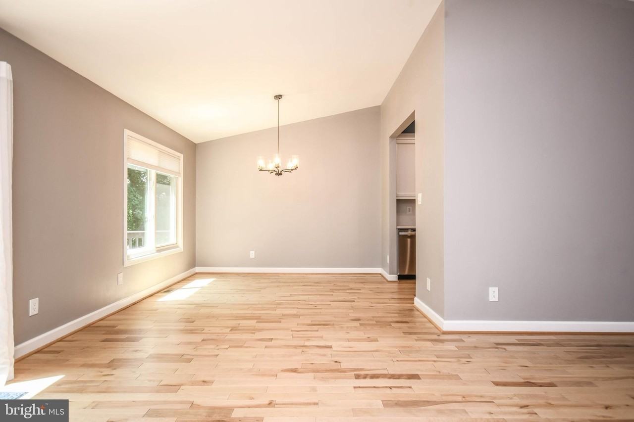 2511 Fallsmere Ct - Photo 6 of 50