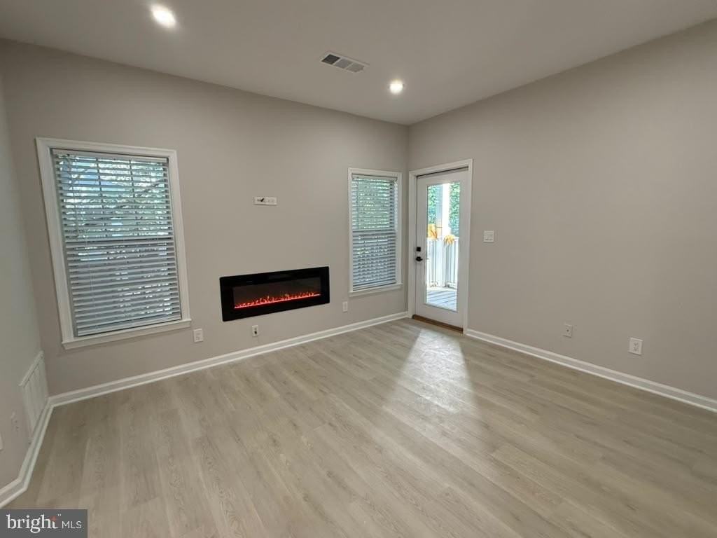 1716 Lake Shore Crest Dr #22 - Photo 5 of 12