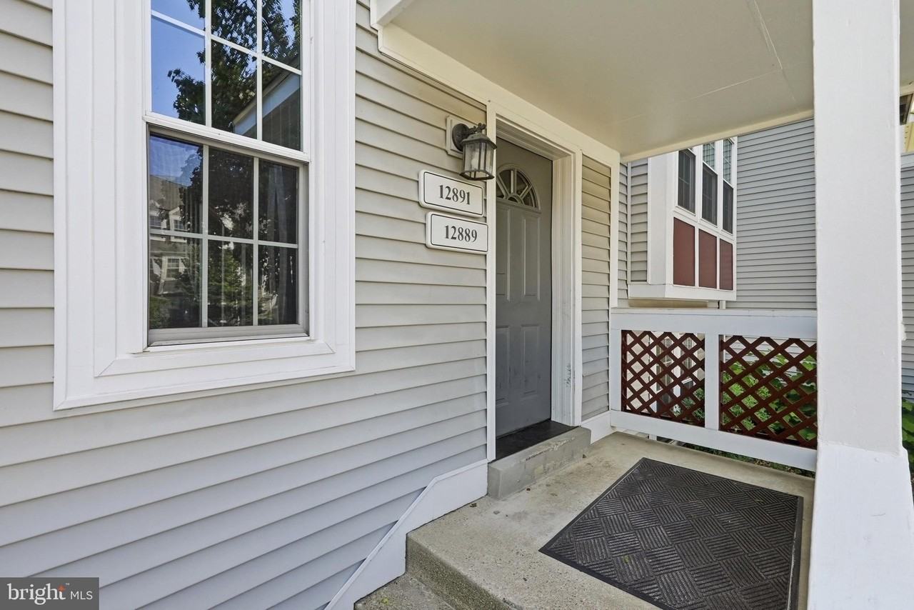 12891 Grays Pointe Rd #12891B - Photo 3 of 23