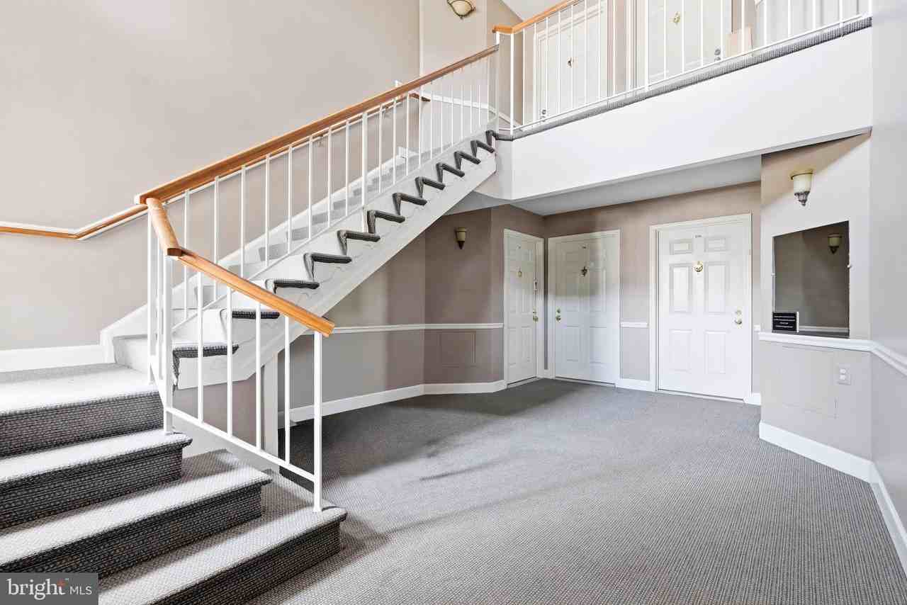 12891 Grays Pointe Rd #12891B - Photo 4 of 23
