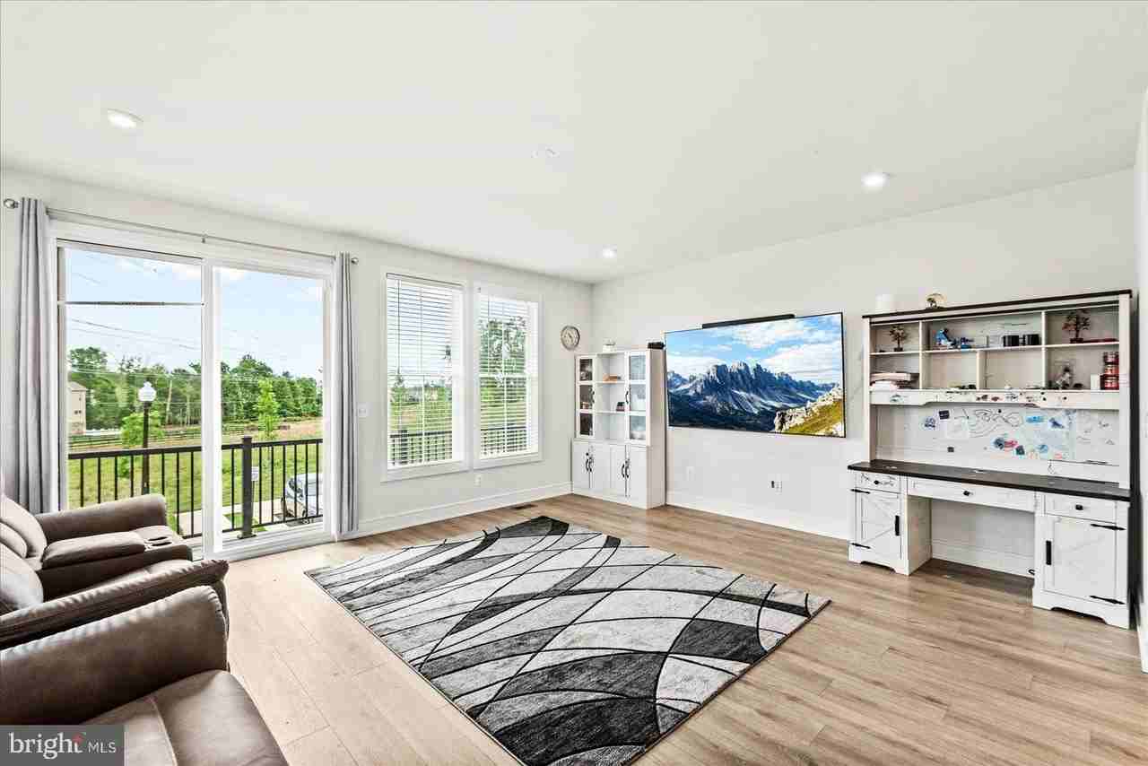 42086 Picasso Sq - Photo 7 of 30