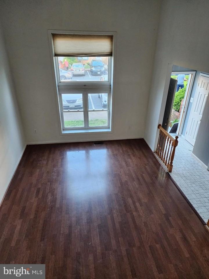 8333 Ivy Glen Ct - Photo 6 of 15
