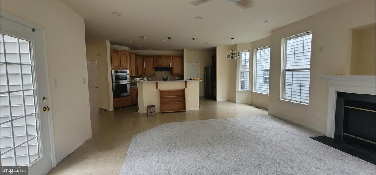 9492 Bankhead Dr - Photo 5 of 14