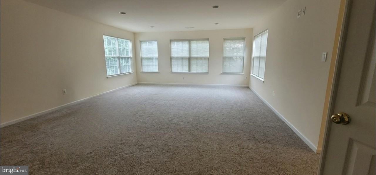 9492 Bankhead Dr - Photo 7 of 14