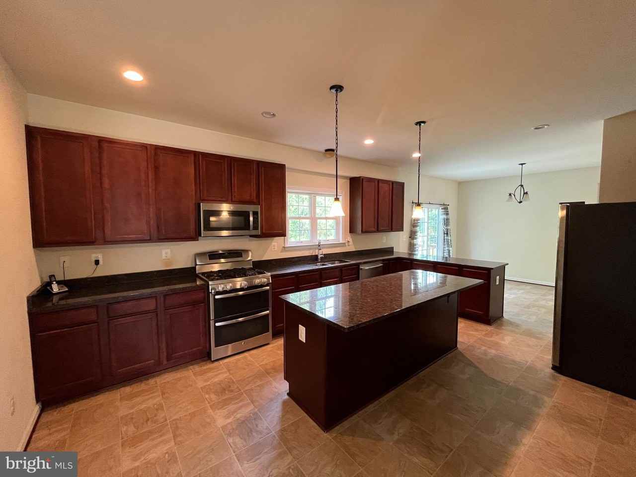 47 Summerfield Ln - Photo 3 of 23