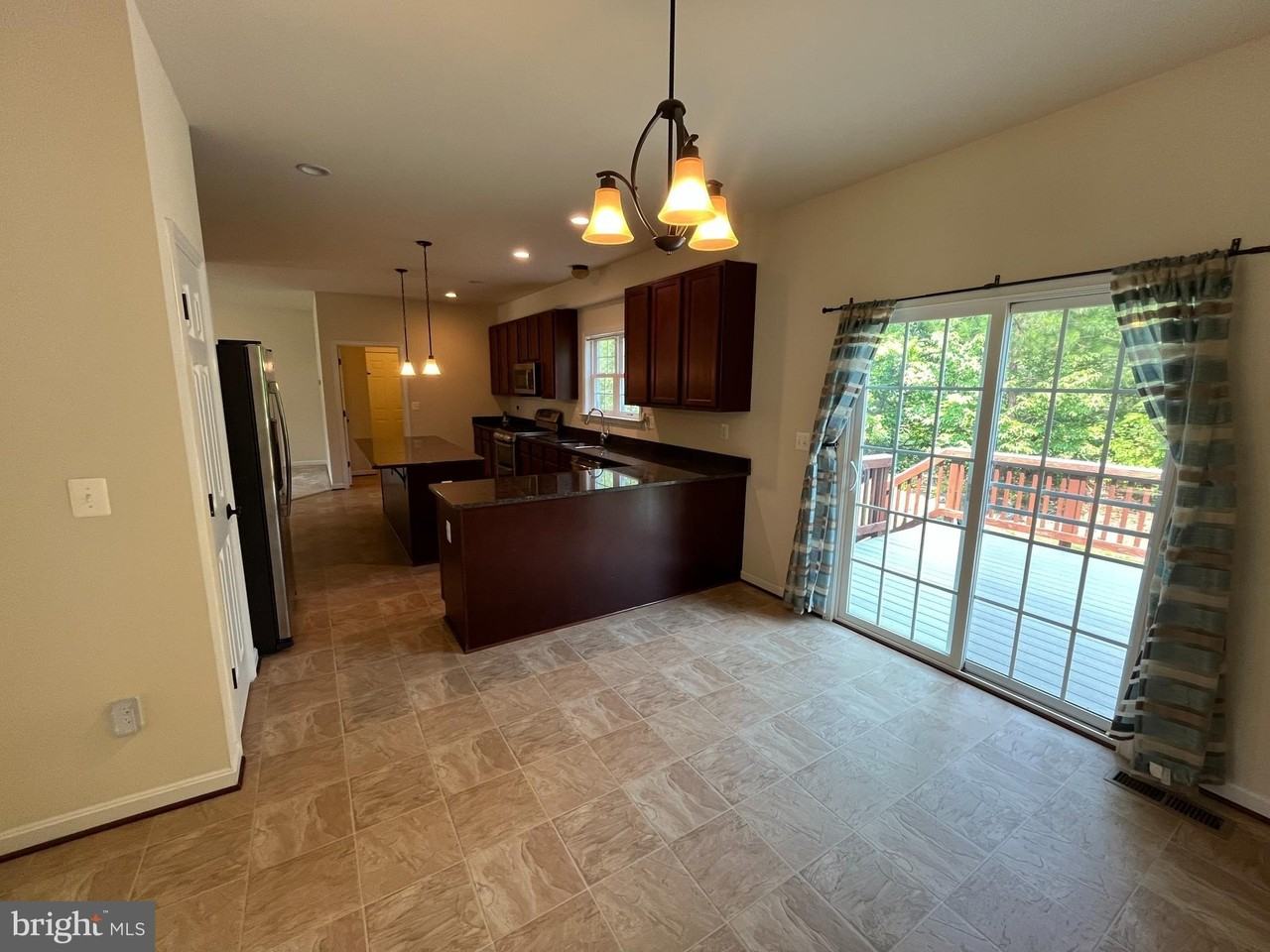 47 Summerfield Ln - Photo 4 of 23