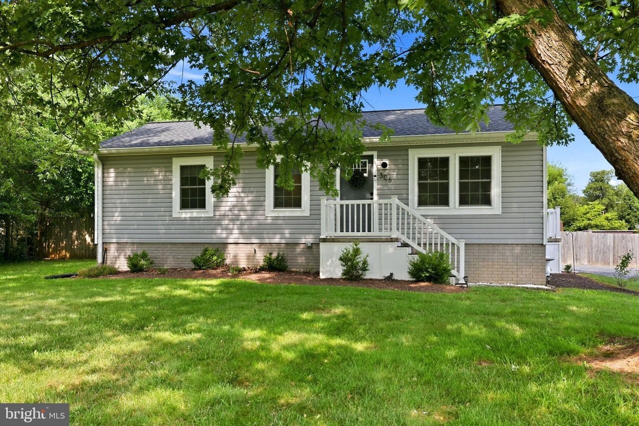 306 Fegan Rd - Photo 2 of 50