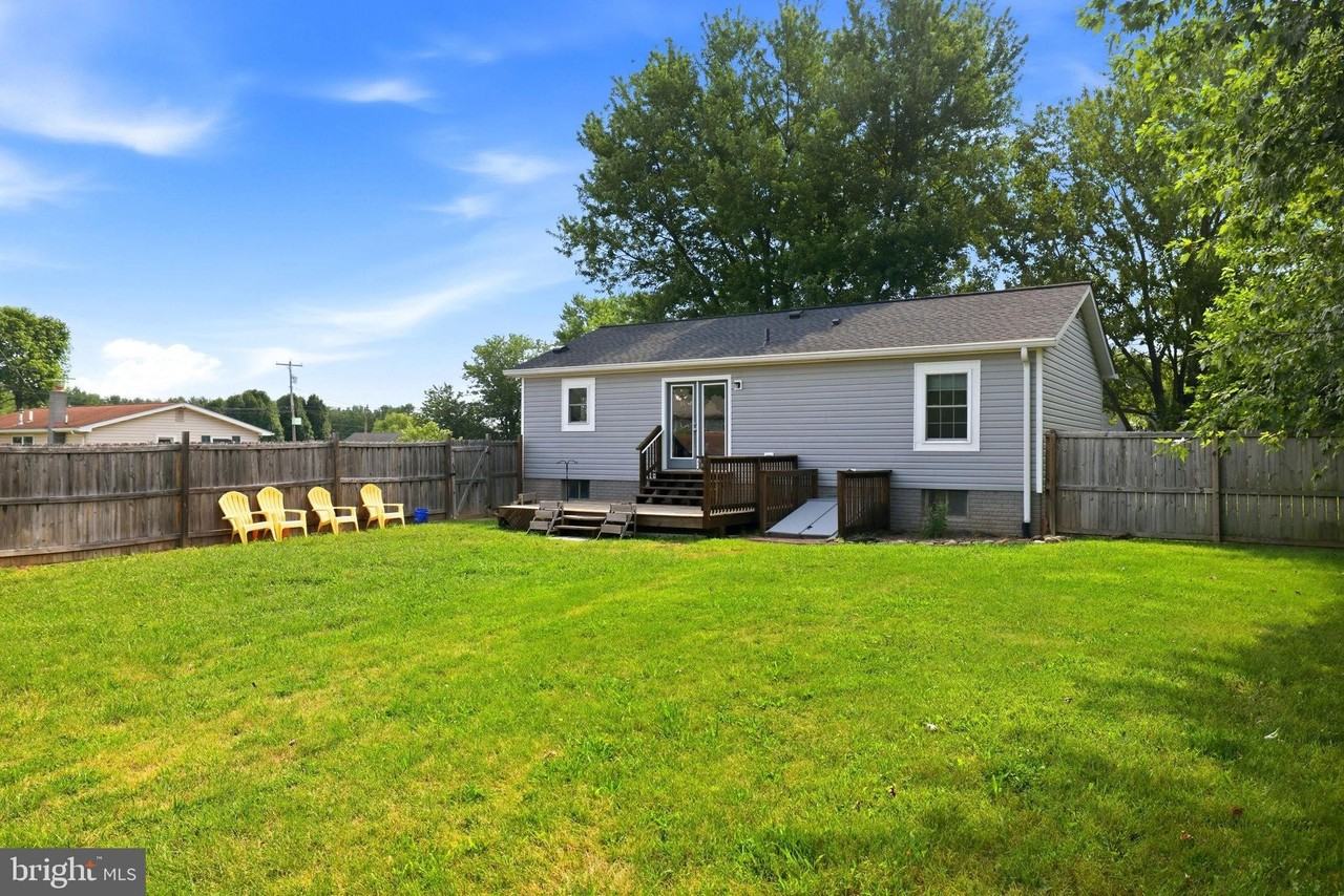 306 Fegan Rd - Photo 6 of 50