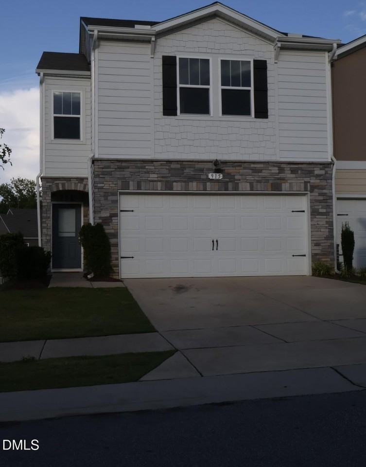 915 Field Ivy Dr