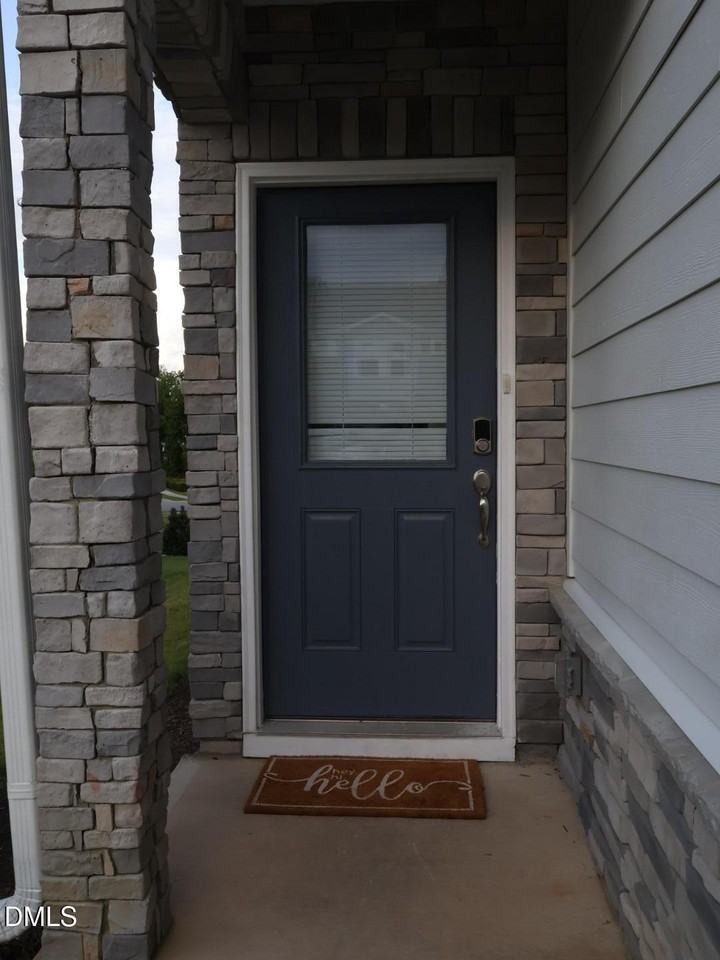 915 Field Ivy Dr - Photo 3 of 35