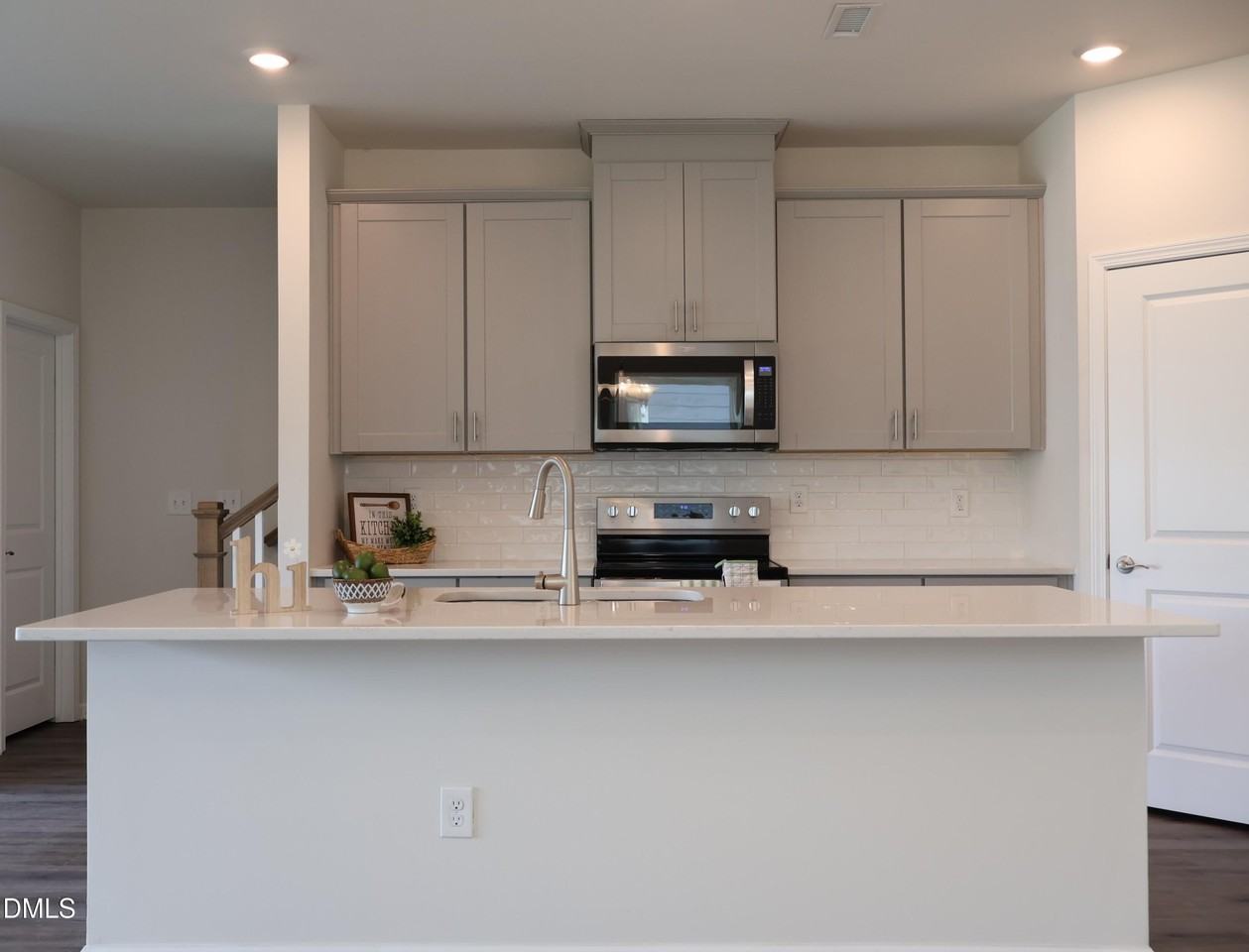 915 Field Ivy Dr - Photo 6 of 35
