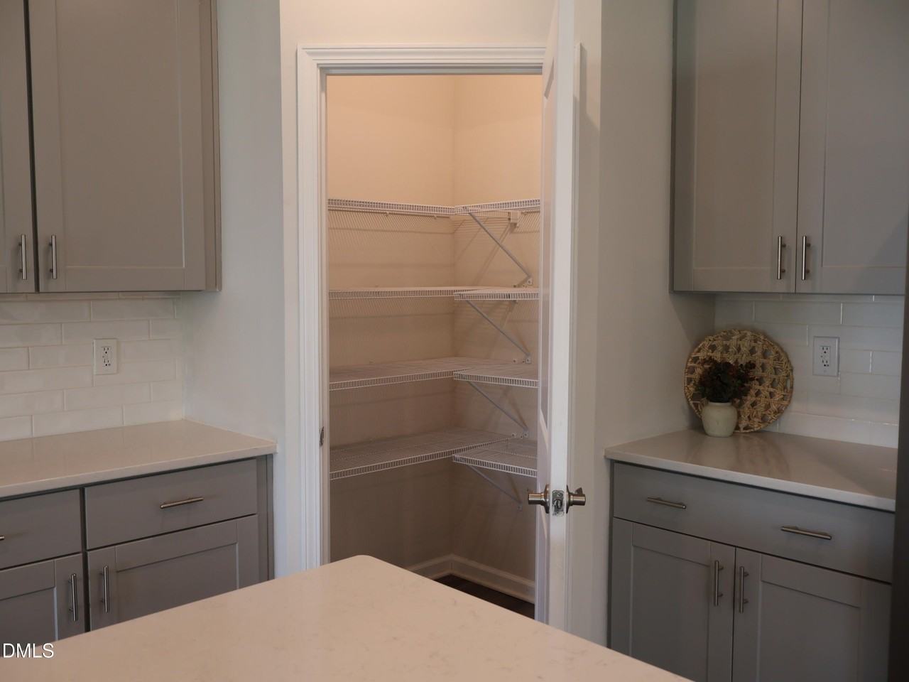 915 Field Ivy Dr - Photo 7 of 35