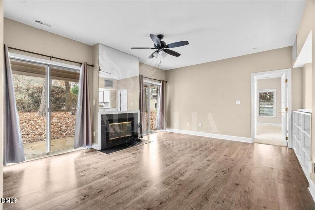 6121 Sunpointe Dr #103 - Photo 5 of 16