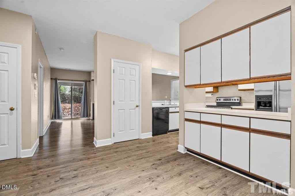 6121 Sunpointe Dr #103 - Photo 6 of 16