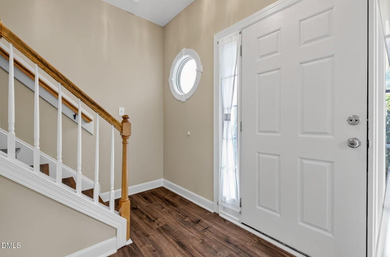 4621 Landover Dale Dr - Photo 5 of 36