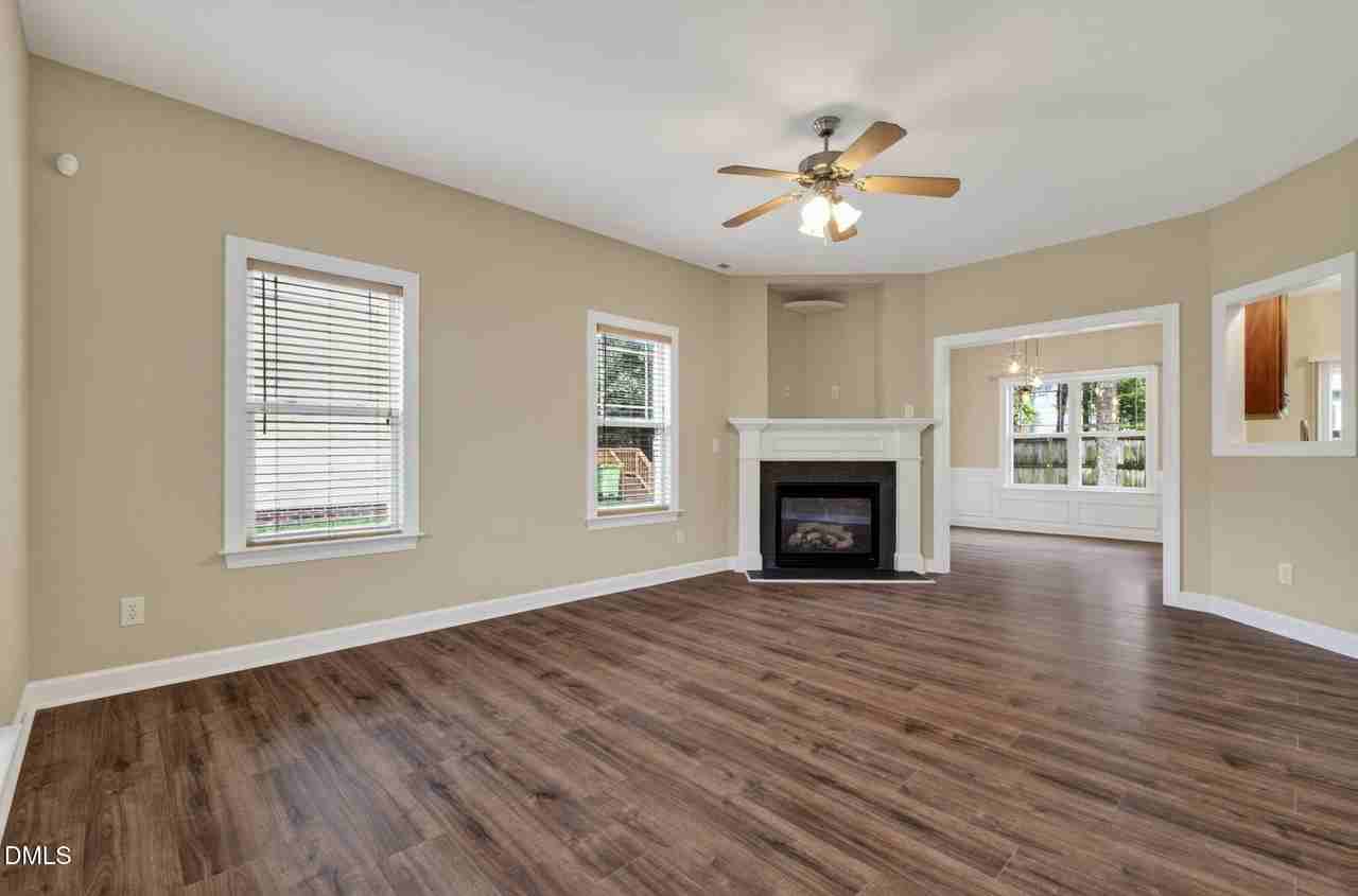 4621 Landover Dale Dr - Photo 7 of 36