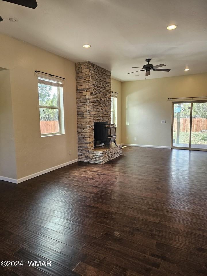1279 Flag Hollow Rd - Photo 2 of 42