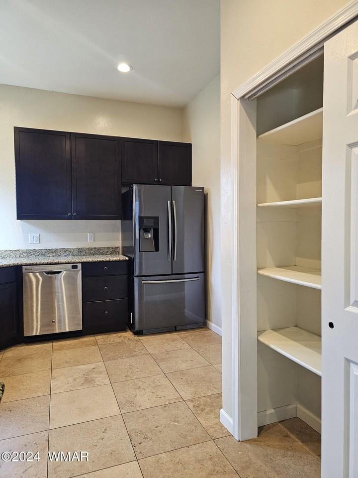 1279 Flag Hollow Rd - Photo 6 of 42