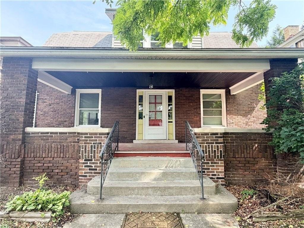 333 Laurel Blvd - Photo 2 of 31