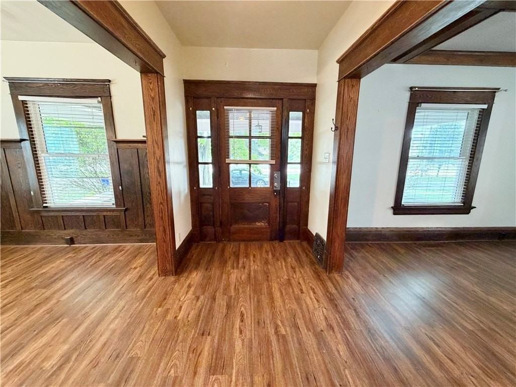 333 Laurel Blvd - Photo 3 of 31