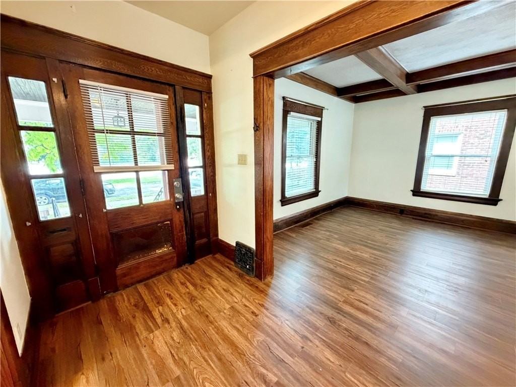 333 Laurel Blvd - Photo 4 of 31