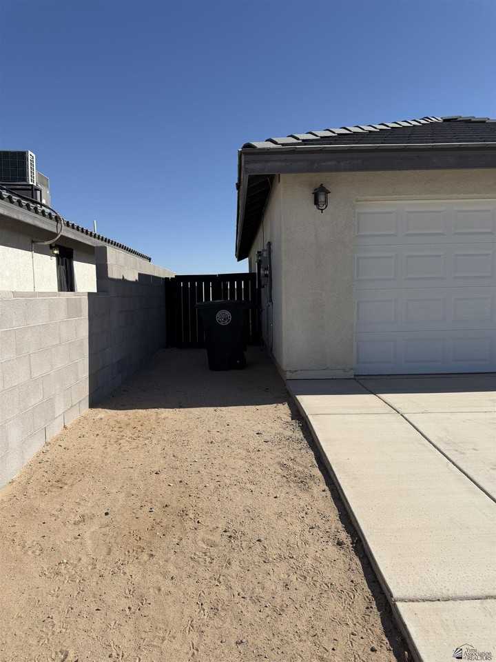 4792 E UDALL LN - Photo 3 of 18
