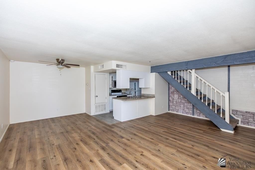 1242 W 20th Pl - Photo 4 of 13