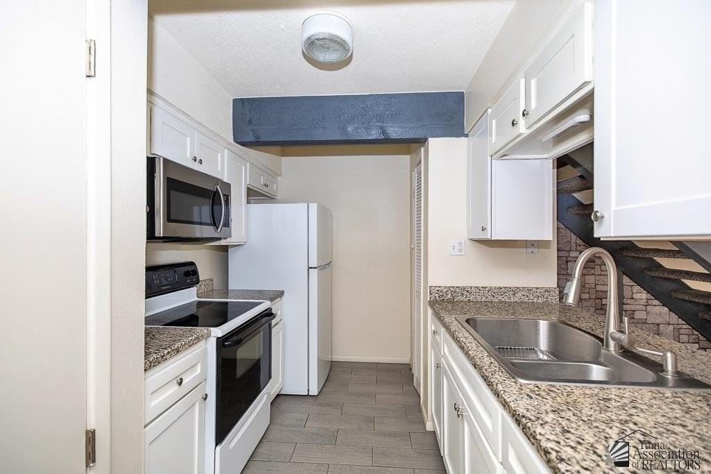 1242 W 20th Pl - Photo 6 of 13