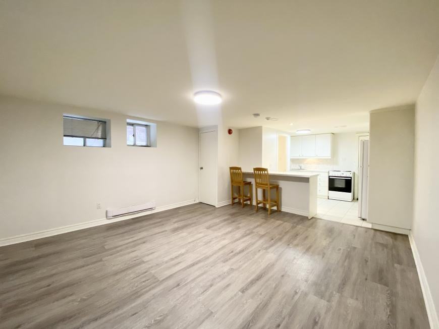 589 Annette St Bsmt #Bsmt