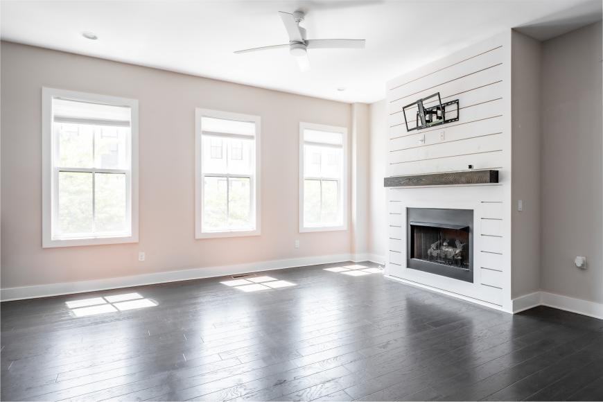 1388 La France St Ne - Photo 4 of 10