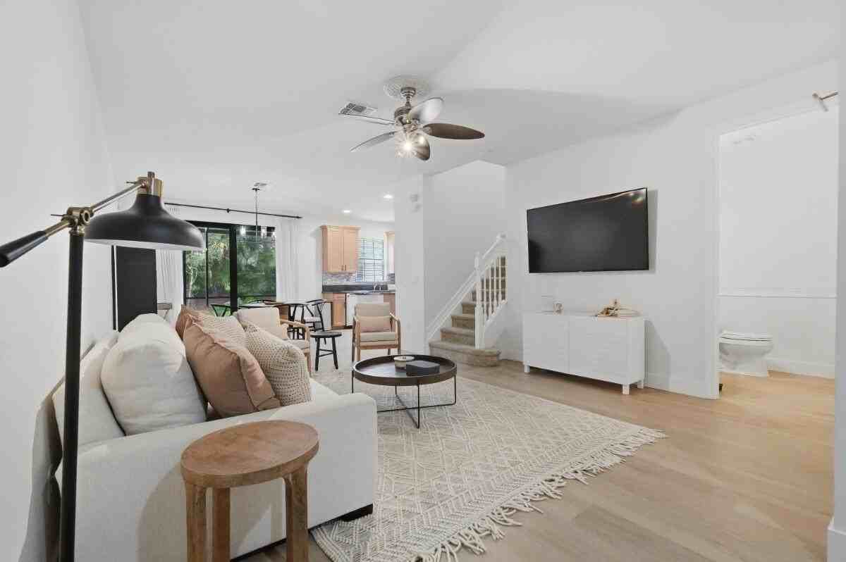 10822 Nw 72nd Pl - Photo 4 of 49