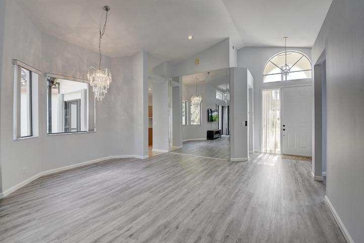 10201 Lexington Lakes Boulevard North - Photo 2 of 8