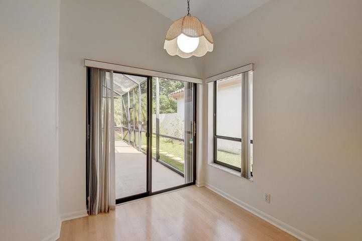 10201 Lexington Lakes Boulevard North - Photo 6 of 8