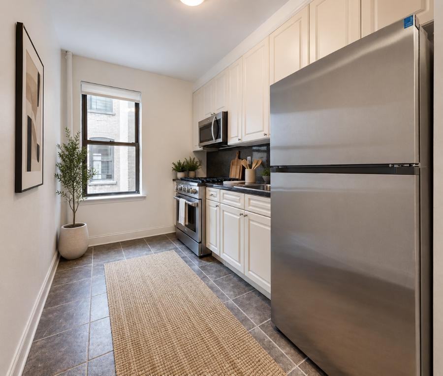 596 Edgecombe Ave - Photo 3 of 4