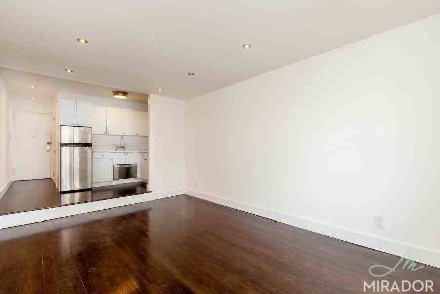 255 W 14th St - Photo 2 of 10