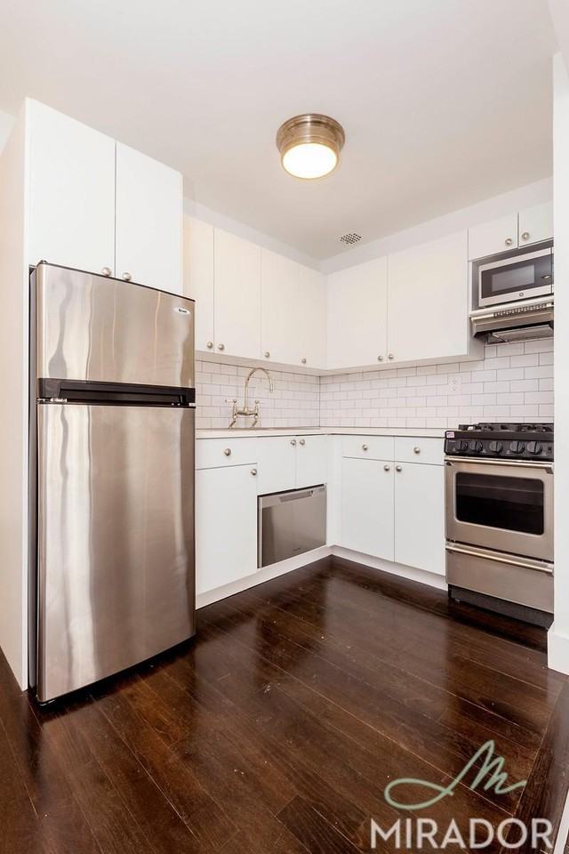 255 W 14th St - Photo 3 of 10