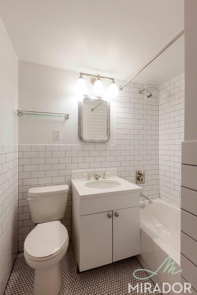 255 W 14th St - Photo 4 of 10