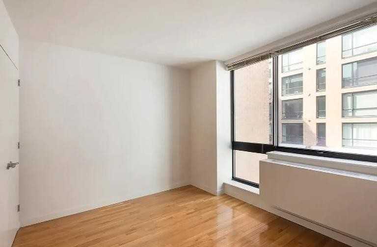 537 W 27th St - Photo 4 of 5