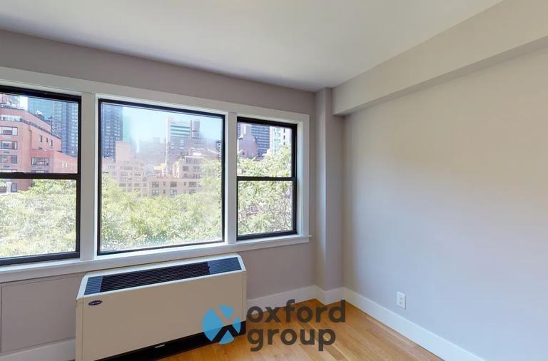 333 E 51st St - Photo 5 of 8