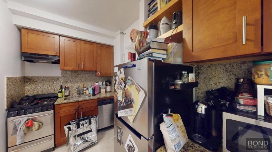 163 W 17th St - Photo 2 of 6