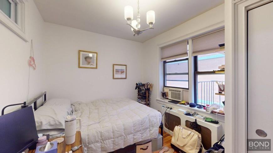163 W 17th St - Photo 3 of 6