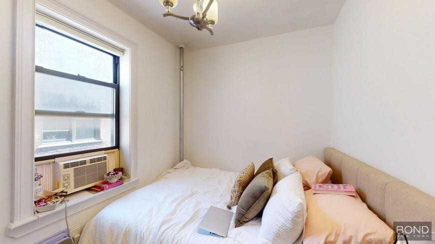 163 W 17th St - Photo 4 of 6