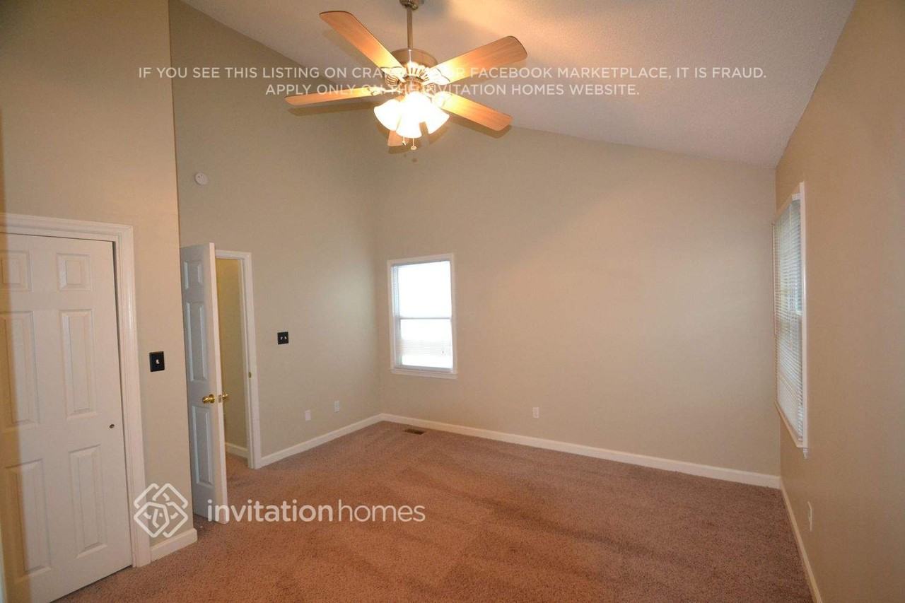 2704 Kempsford Pl - Photo 6 of 14