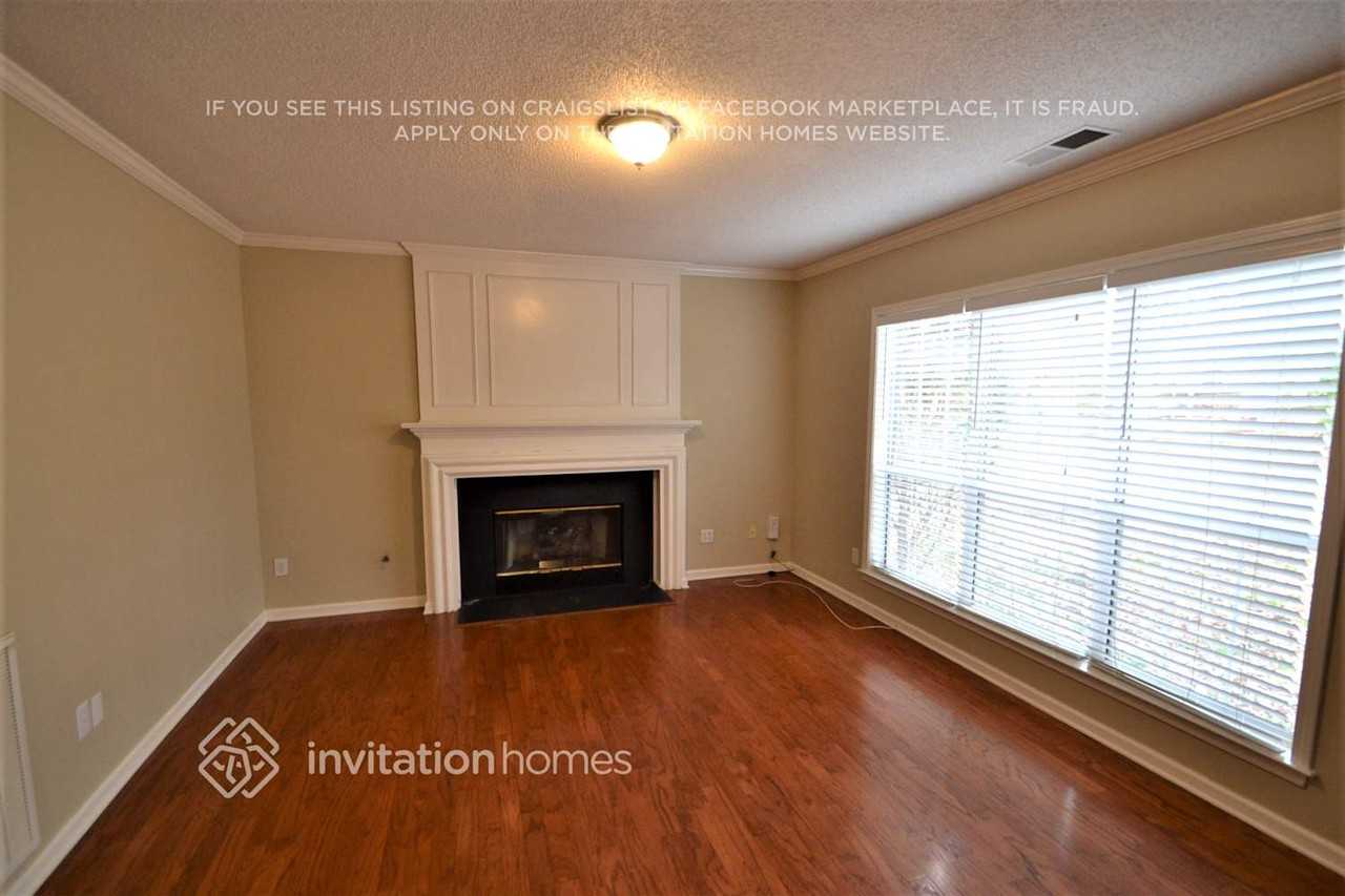 6812 Pipestone Ln - Photo 3 of 11