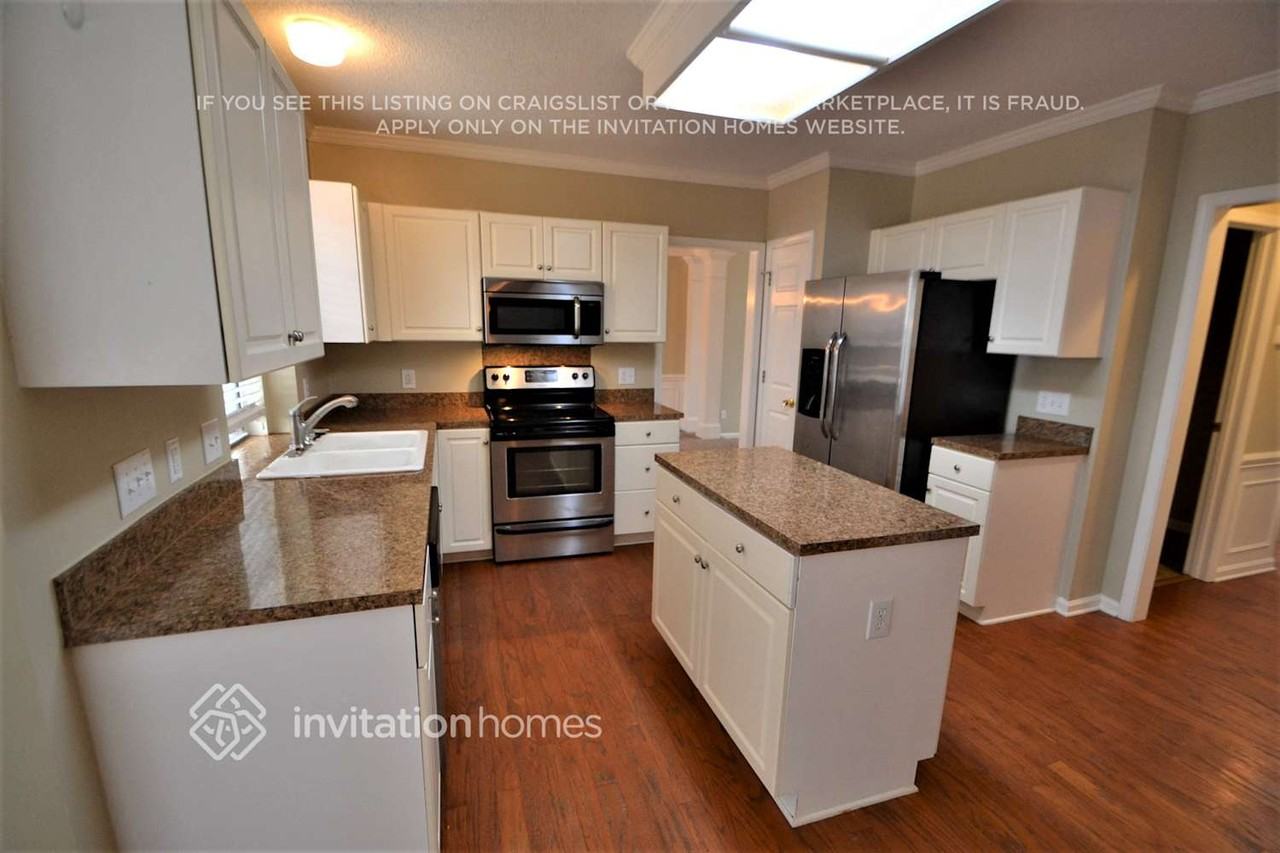 6812 Pipestone Ln - Photo 5 of 11