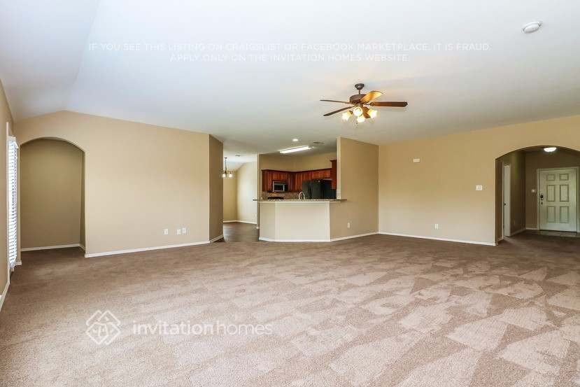 4808 Bluebird Ln - Photo 4 of 26