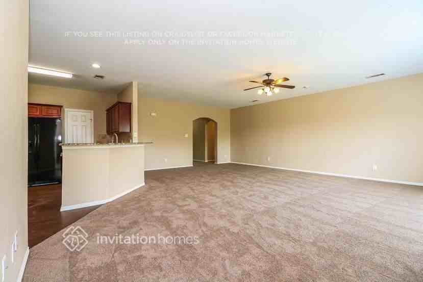 4808 Bluebird Ln - Photo 5 of 26