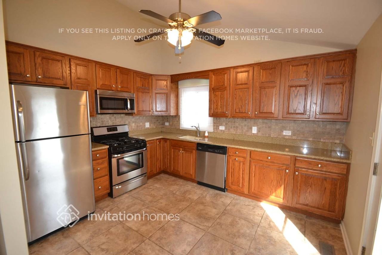 611 N Bierman Ave - Photo 4 of 11